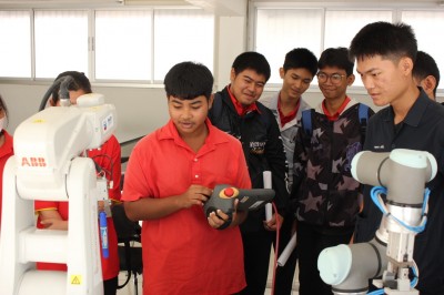 LINE_ALBUM_71266_231207_53.jpg